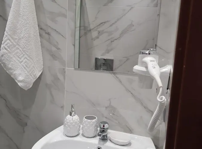 Luxury 2 *