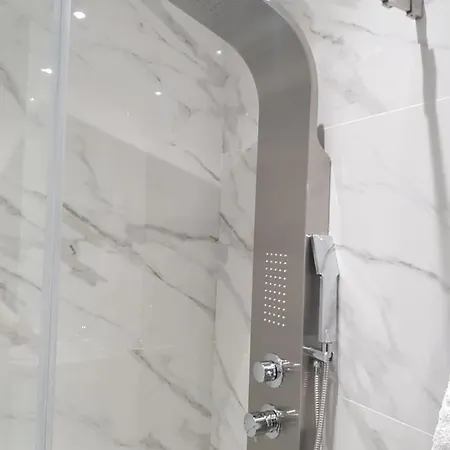Luxury 2 Nea Poteidaia